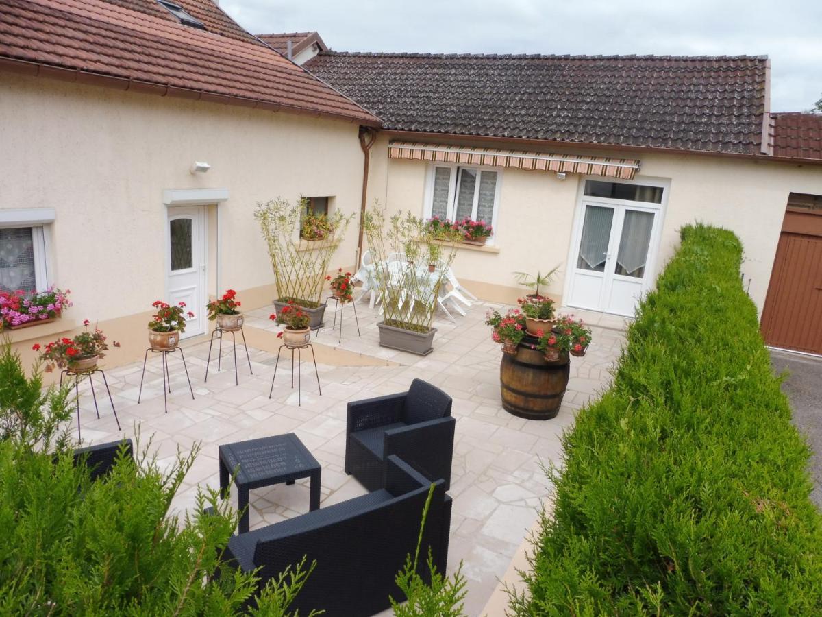 Au Pied Du Cognelot Bed and Breakfast Chalindrey Exteriör bild