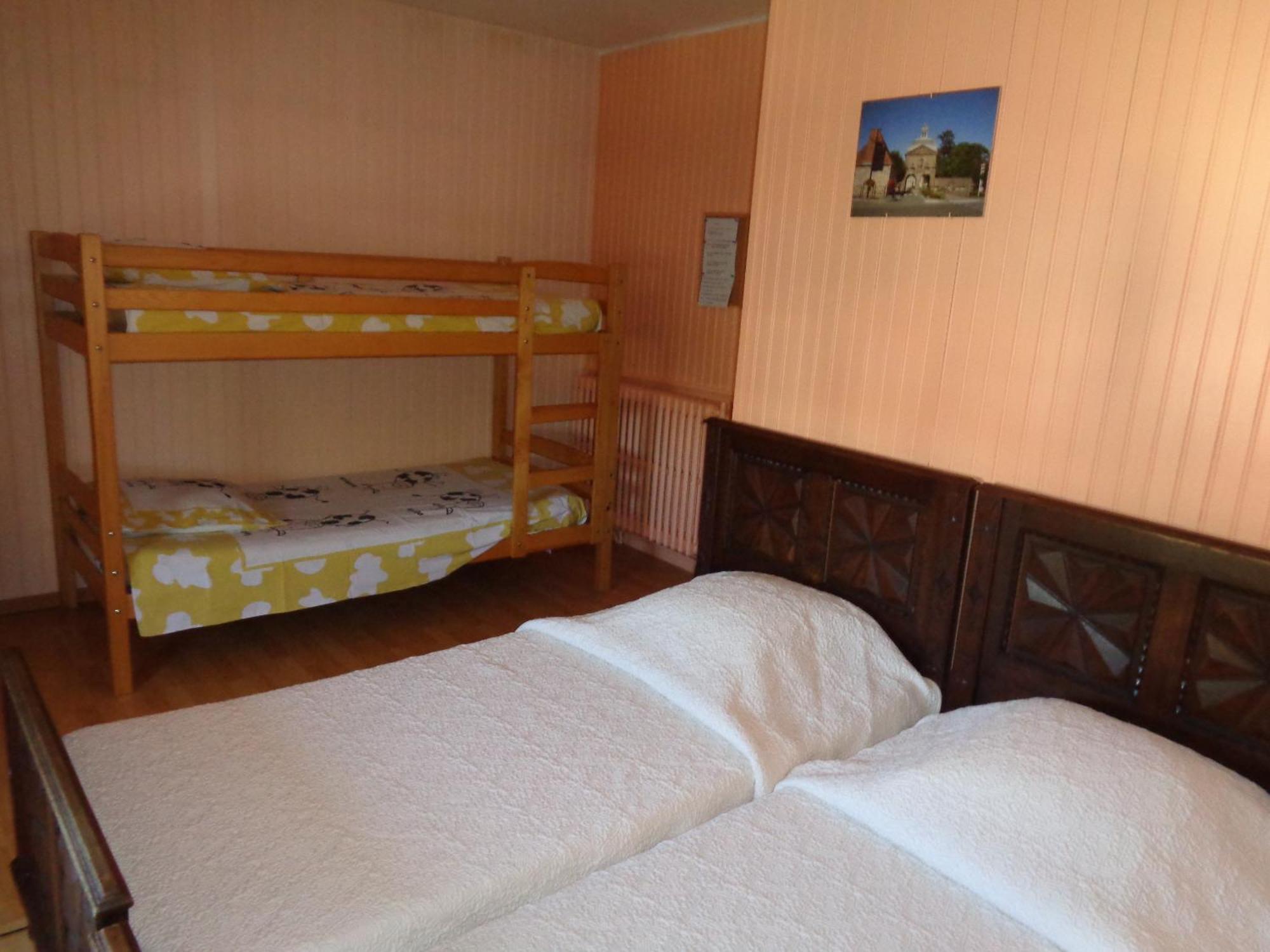 Au Pied Du Cognelot Bed and Breakfast Chalindrey Exteriör bild